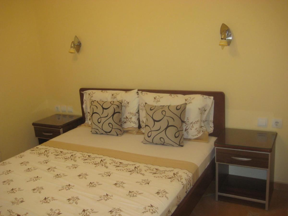 Apartmani Becici Cameră foto