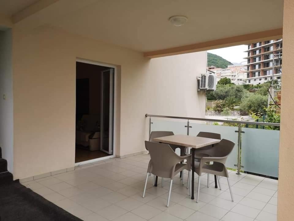 Apartmani Becici Cameră foto