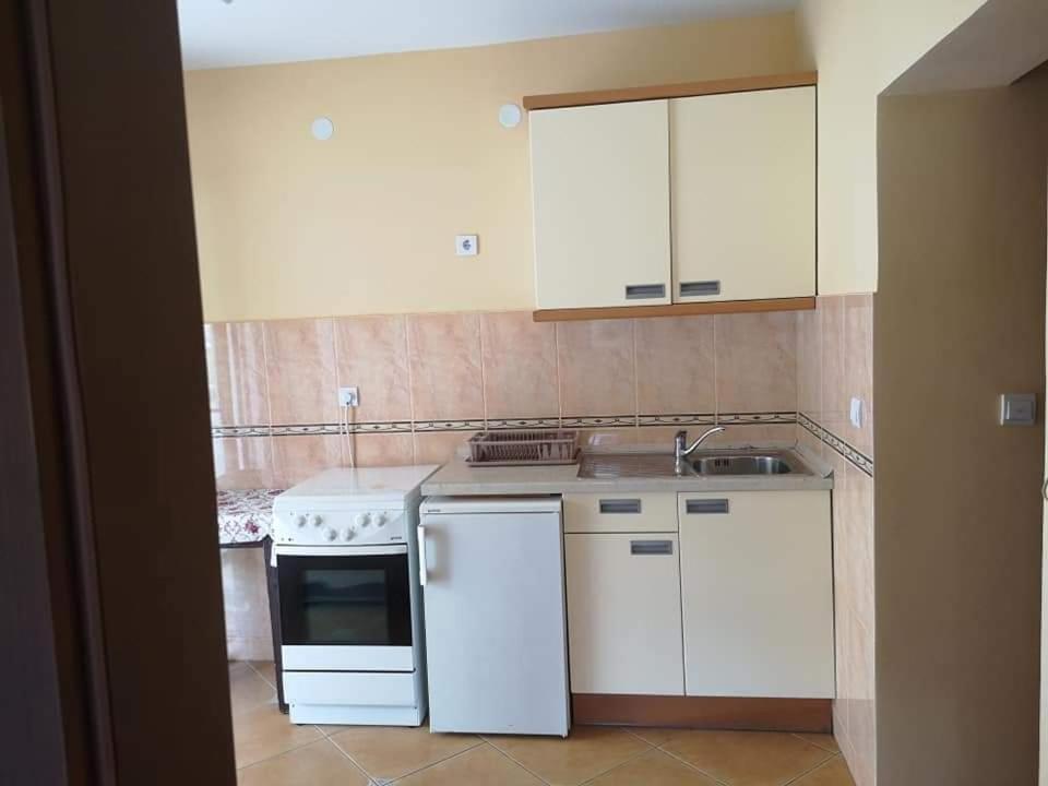 Apartmani Becici Cameră foto